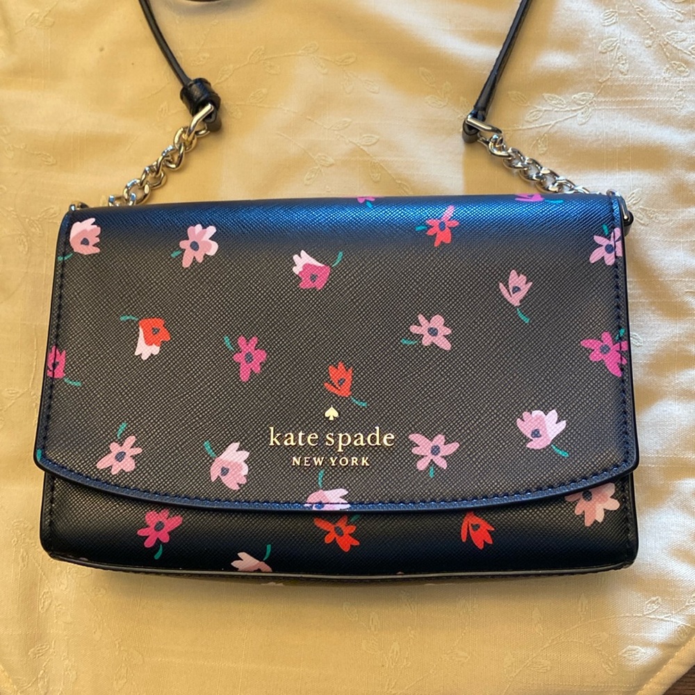 NWOT Kate Spade small black Staci Ditzy Bud crossbody red & pink flowers
